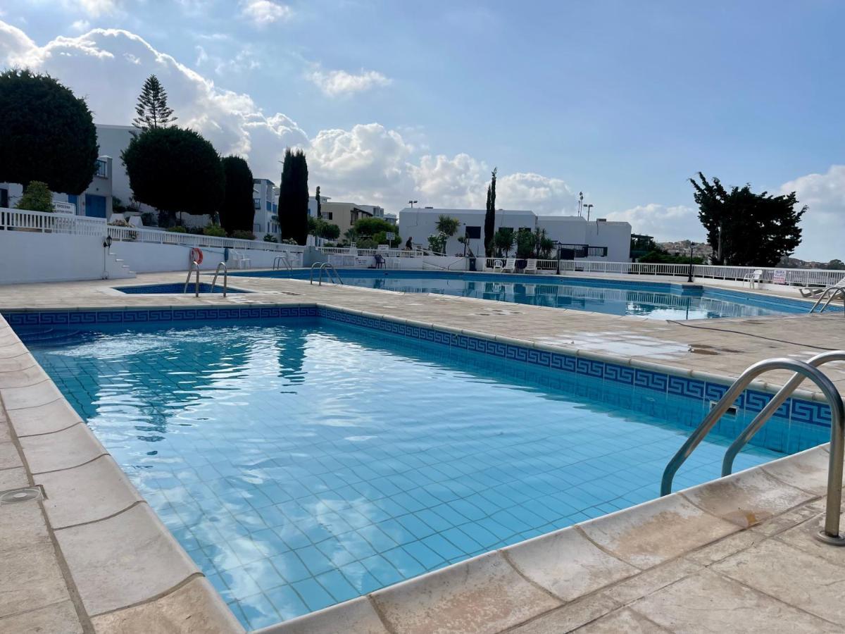 Ikaria Village Apt 201 Пафос Екстериор снимка